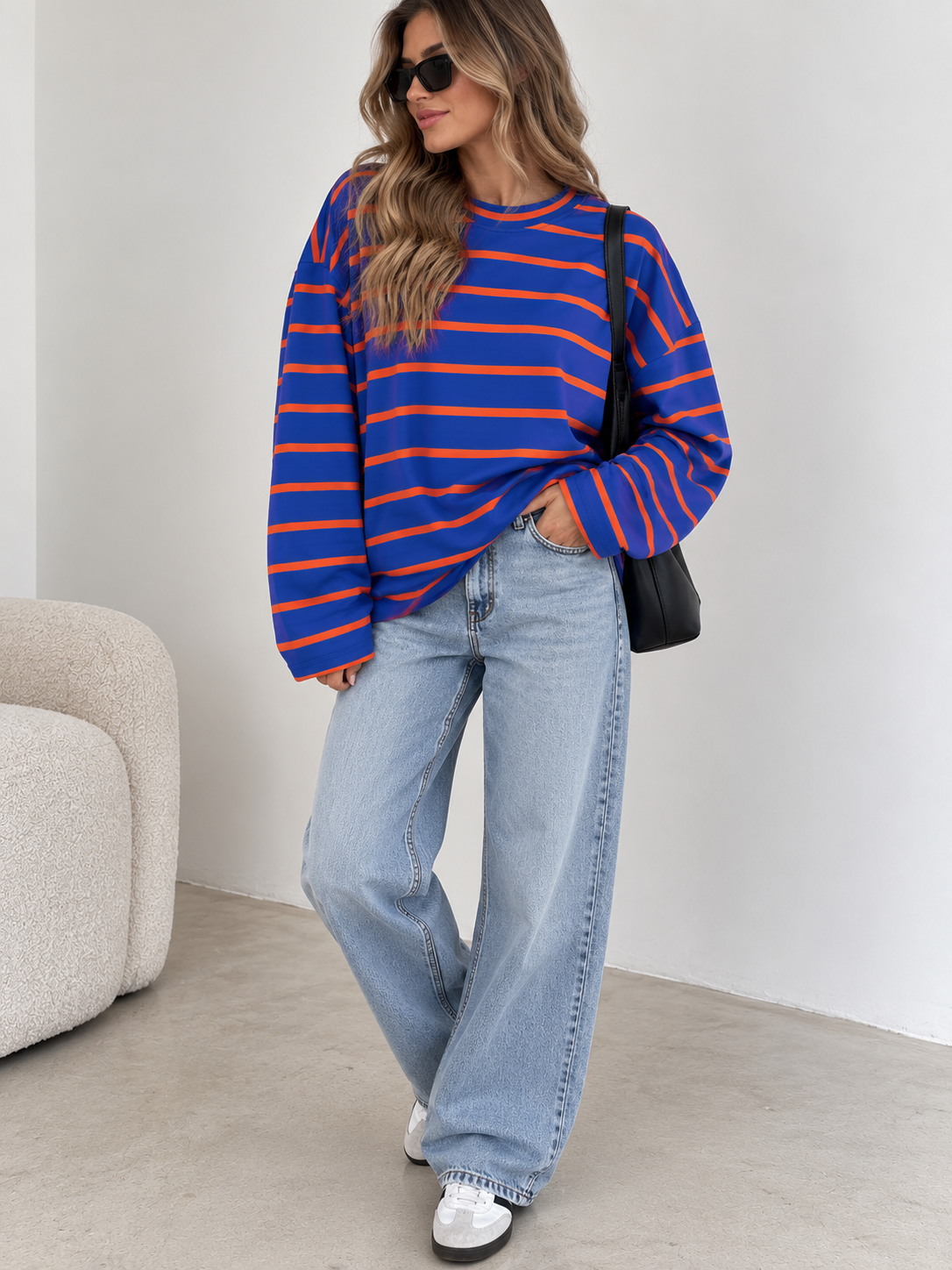 Camiseta azul y naranja